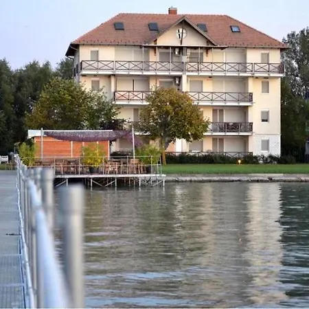 409 - Vizparti Lakoparkban Teljes Panoramas, Modern 2 Haloszobas Apartment Balatonoszod