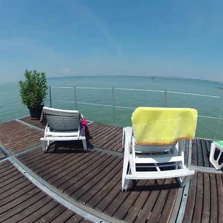 409 - Vizparti Lakoparkban Teljes Panoramas, Modern 2 Haloszobas Daire *