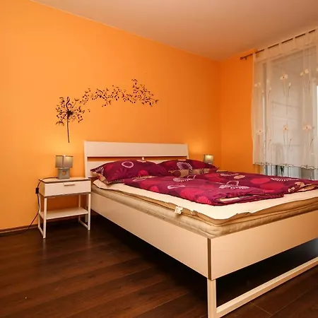 409 - Vizparti Lakoparkban Teljes Panoramas, Modern 2 Haloszobas Daire *